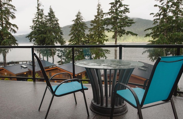 Fish Tales Cottage, Port Renfrew, Vacation Rental