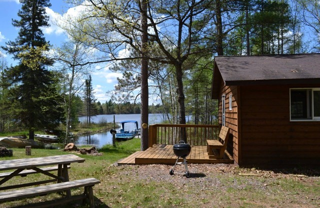 Fisherman's Cove Cabin on Middle Gresham Lake