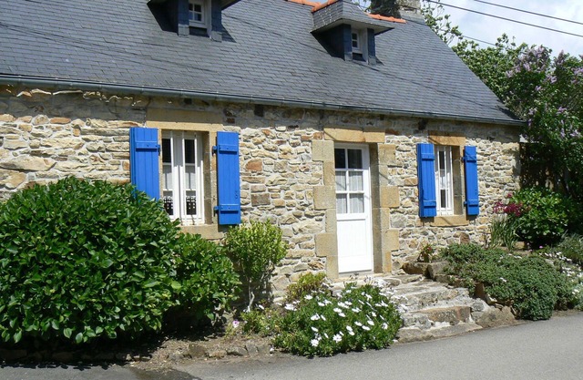 Fisherman's cottage with patio and enclosed garden , Free Wifi
