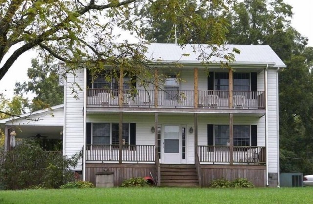 Fisherman's Paradise and Country Retreat on Kerr Reservoir