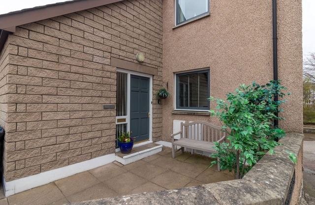 FISHERTOWN HOUSE, pet friendly, character holiday cottage in Nairn