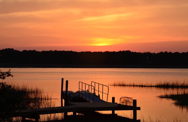 Fishing, Crabbing, and Boating paradise on 5 acres.