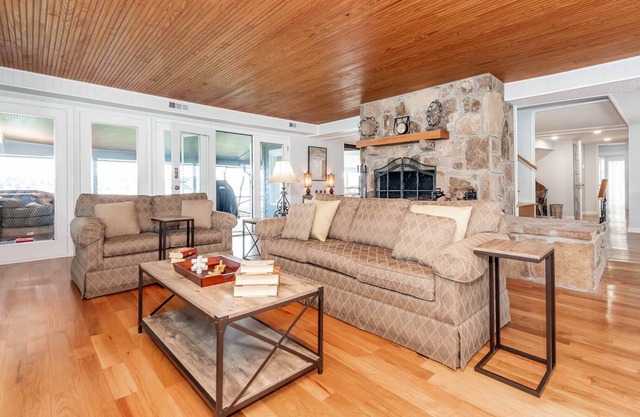 Fishing Paradise! Prime Location Home - Private Dock w/ Multiple Slips-2 Covered Slips-Game Room!
