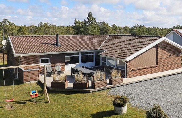 Five-Bedroom Holiday home in Blåvand 18