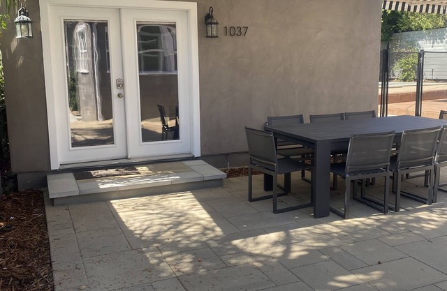 Five Star Designer Decorated Contemporary Guest House With Pool