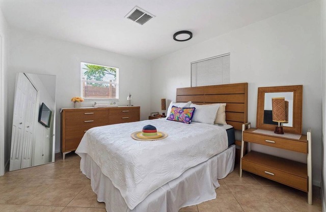 Flamingo Villa in Delray Beach – Your Coastal Retreat!