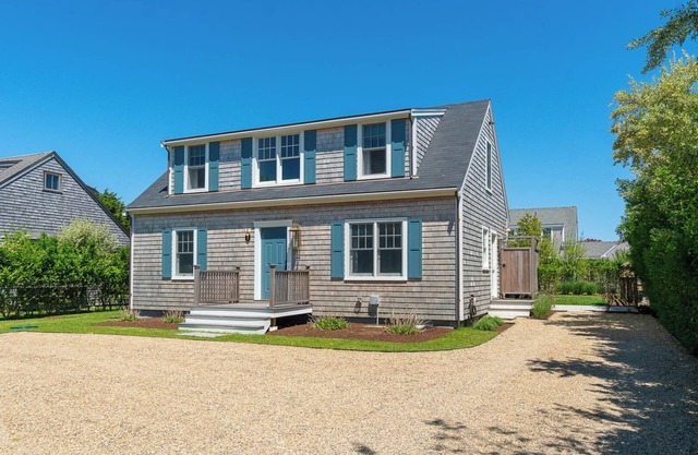 Flawlessly renovated Sconset home