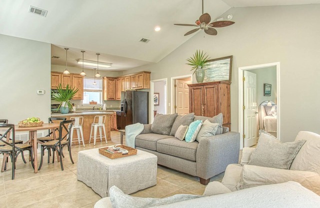 Flip Flop Cottage – Free Golf + Pet-Friendly + Close to Seaside!