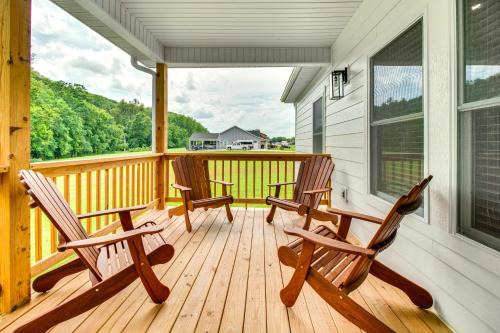 Flippin Vacation Rental Walk to White River!