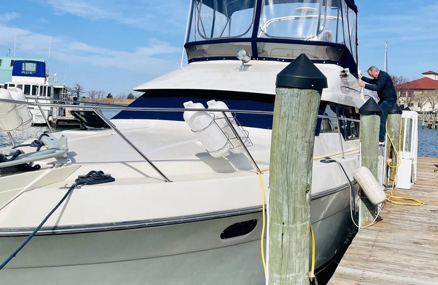Floating condo with private beach, on the bay