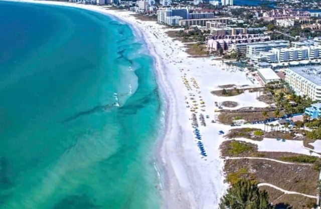 Floridian/Sarasota Studio near #1 beach in USA