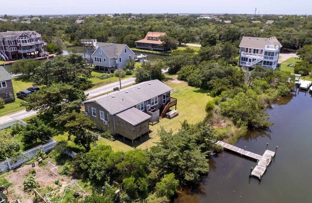 Floundering Around: Canal front cottage perfect for your next fishing trip.