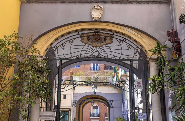 Follaky Secret Garden - Naples, Chiaia