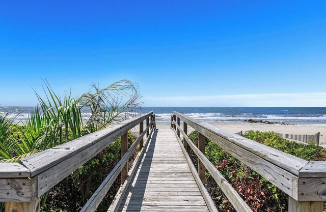 Folly Beach Front Escape - Newly Renovated!