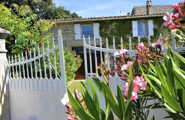 Font-Peyrins, le Pigeonnier, comfortable accommodation for 2 people