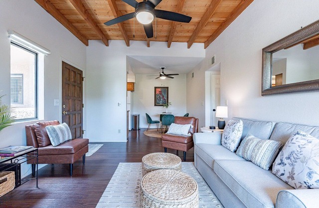 Foothill Living in Sabino Springs at it's best - Open floor plan and location