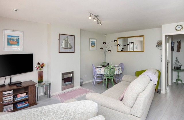 Forget Me Not - Two Bedroom House, Sleeps 4