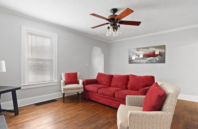 Forget your worries in this spacious and serene space