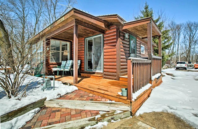 Fort Atkinson Cottage on Lake Koshkonong w/Deck!