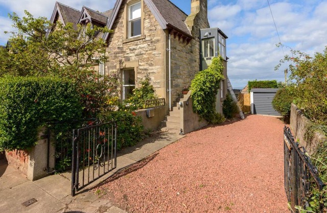 Forthview - traditional 2 bedroom apartment