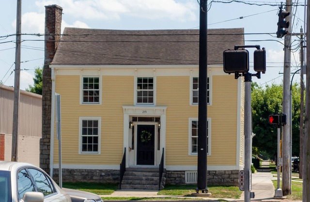Foster & 5th/3 BDRM Downtown Historical Colonial