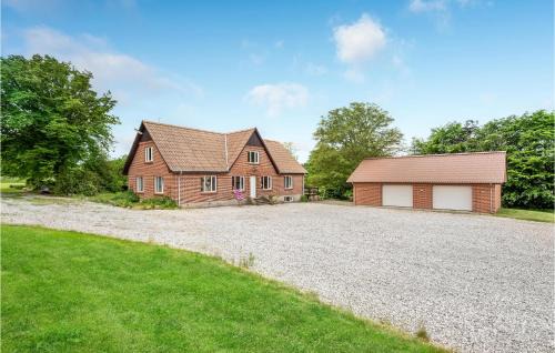 Four-Bedroom Holiday Home In Grenaa