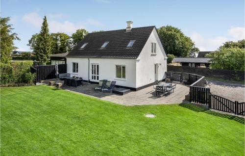 Four-Bedroom Holiday Home In Borkop