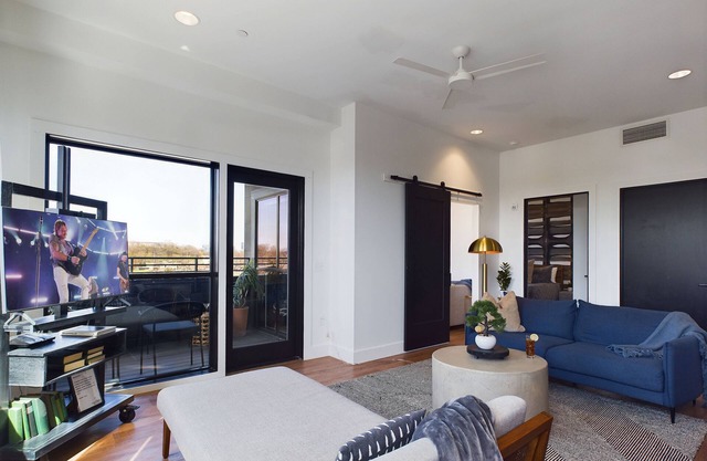Foxy - 4 City View Homes - 12 South