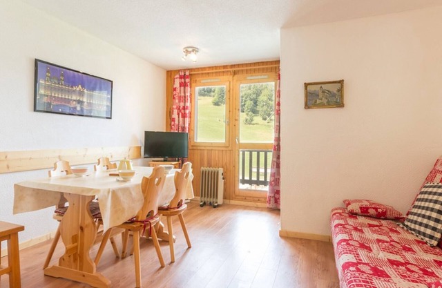 Renovated studio near slopes with balcony