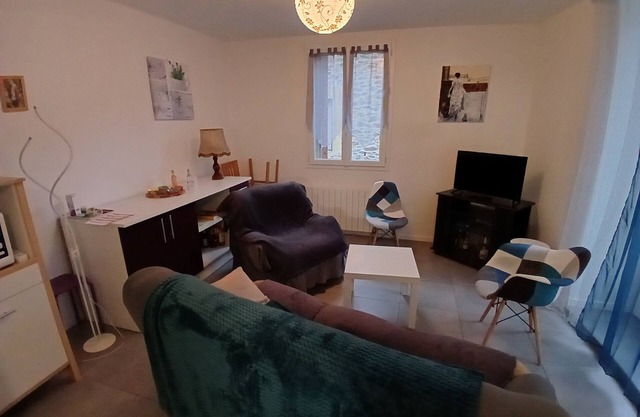 Charming T4 duplex in the heart of the village