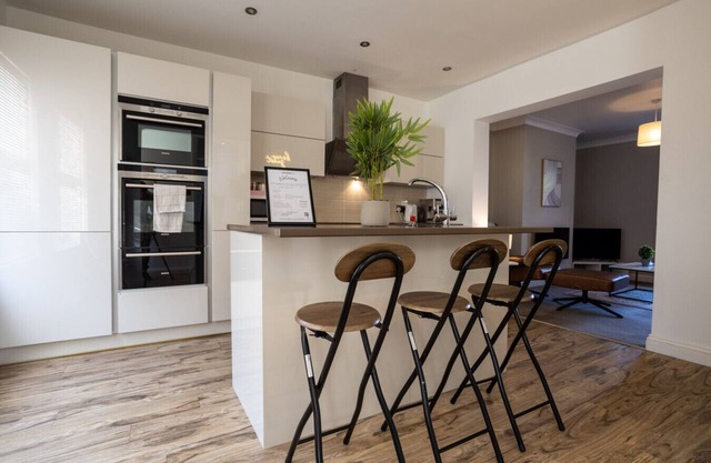 Francis Street Central Location Sleep 7 Cheltenham