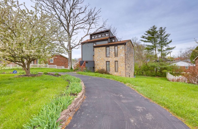 Frankfort Home w/3 Balconies - 3 Mi to Downtown