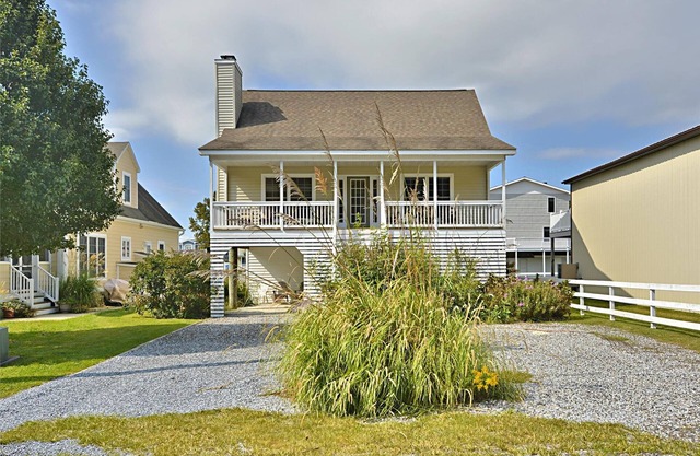 FREE ACTIVITIES! Located on the west side only a short walk from South Bethany beach this 5 bedroom, 3 bath family friendly home is just a delight!