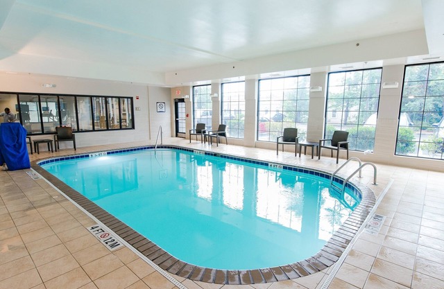 Free Breakfast. Pool. Close to Downtown Convention Center.