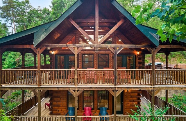 Free Dollywood Tix/Spacious/Central/PoolTable/