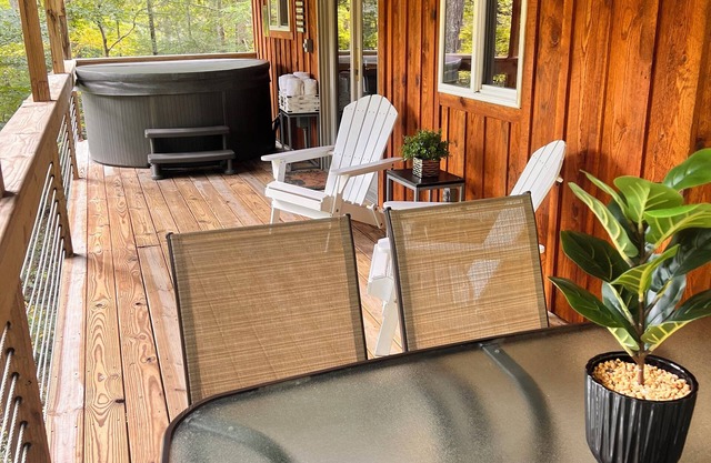 ✨FREE NIGHT PROMO✨Bear Ridge Bungalow RRG Hot Tub Pet Friendly Secluded