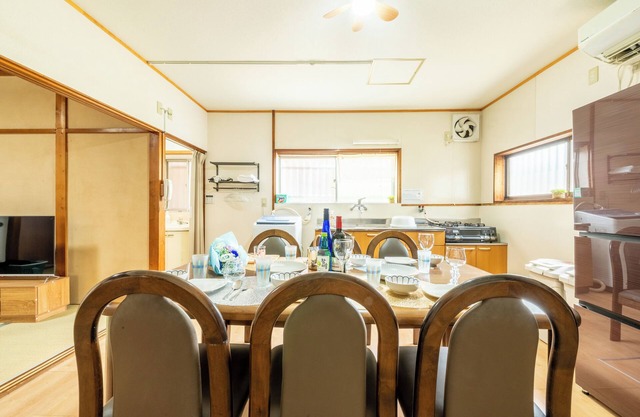 Free parking and bicycles at "Yamato no Yado Minamibukuro", a 2-story old private house for rent in its entirety, capacity 11 people.
