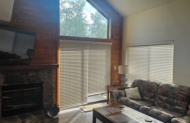 FREE Pool Pass included 500 feet from 3-bedroom condo AC, WiFi. Enjoy your stay