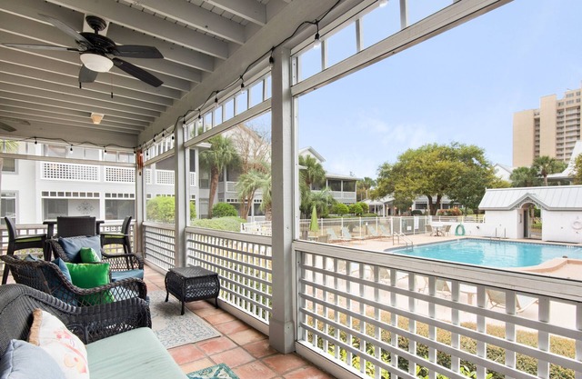 Free Seasonal Beach Service, Large Villa, Ground Floor, Pool View, Walk to the B
