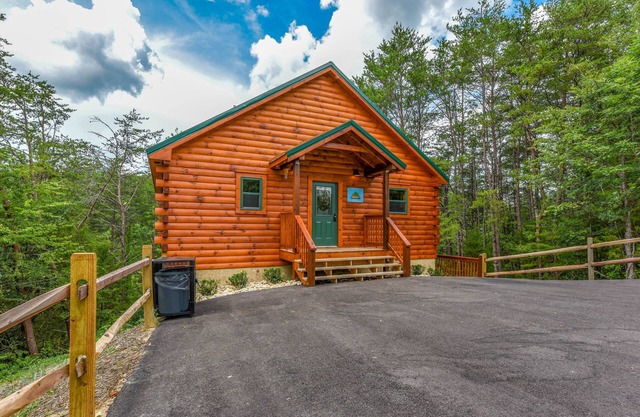 Free Tickets | Hot Tub, Pool Table, Media Room, Easy Access Crazy Like a Fox!