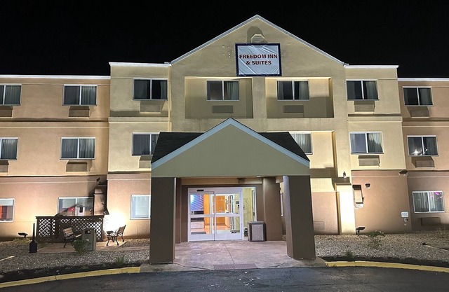 Freedom Inn & Suites