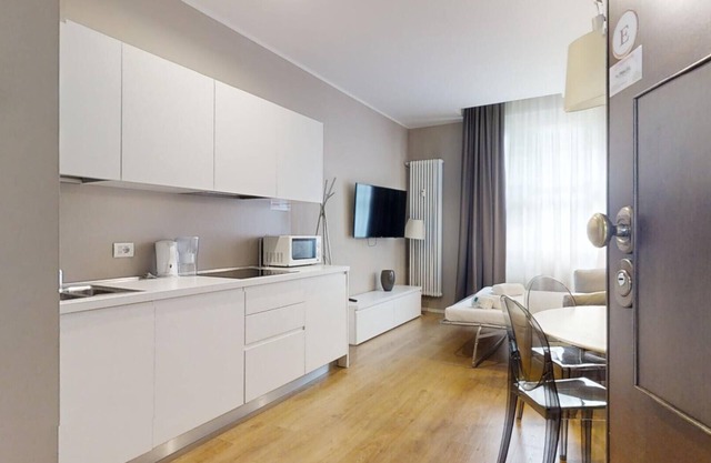 Freguglia E - Modern & cozy 1 BR steps from Duomo