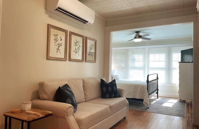 Fresh & Comfy Studio Apartment w/Kitchenette