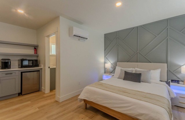 Fresh Modern Studio #7– Affordable Downtown