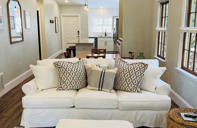Freshly Renovated Single Story Townhouse Adjacent Haile Village Stocked Kitchen