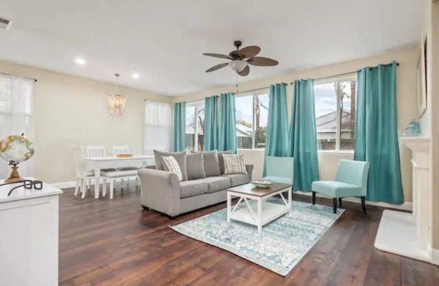 Fresno House - BBQ, Fire Pit, 3 Bed, 2 Bath & 2 Car Garage!