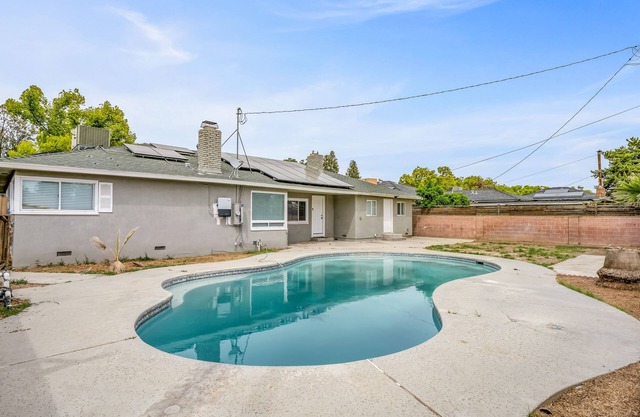 Fresno House Pool Foosball 2 Car Garage 5 Bed/3 Bath
