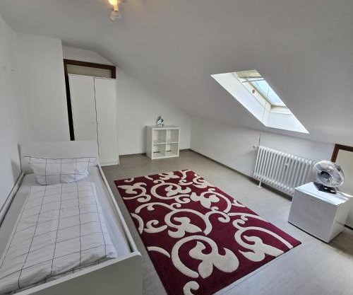 Freundliches Privatzimmer mit Gemeinschaftsküche und Gemeinschaftsbad