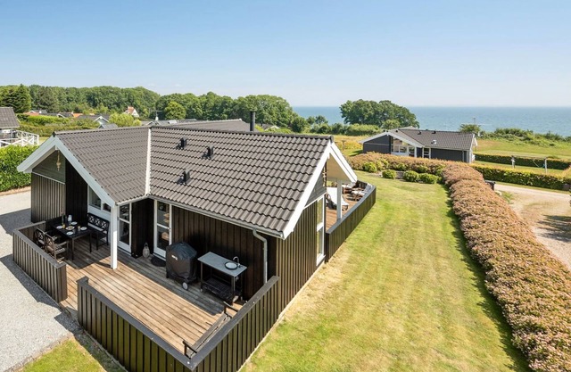 "Fridtjof" - 100m from the sea by Interhome
