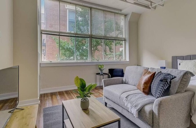 Frontdesk | Convenient Northern Liberties Studio